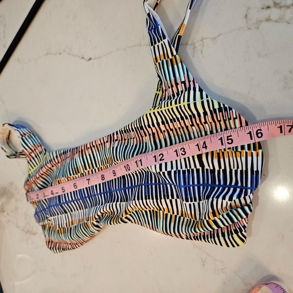 Athleta WOMEN'S PRISMATIC BIKINI TOP MULTICOLOR BRA SIZE 36D 36DD - Picture 6 of 7